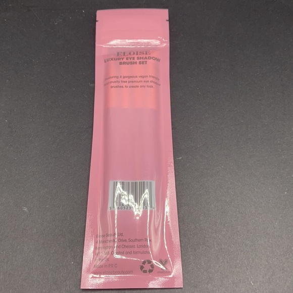 NIP Eloise eye shadow brush set - Picture 2 of 3